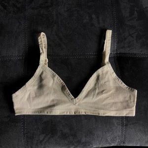 🌟 Out From Under v neck bra